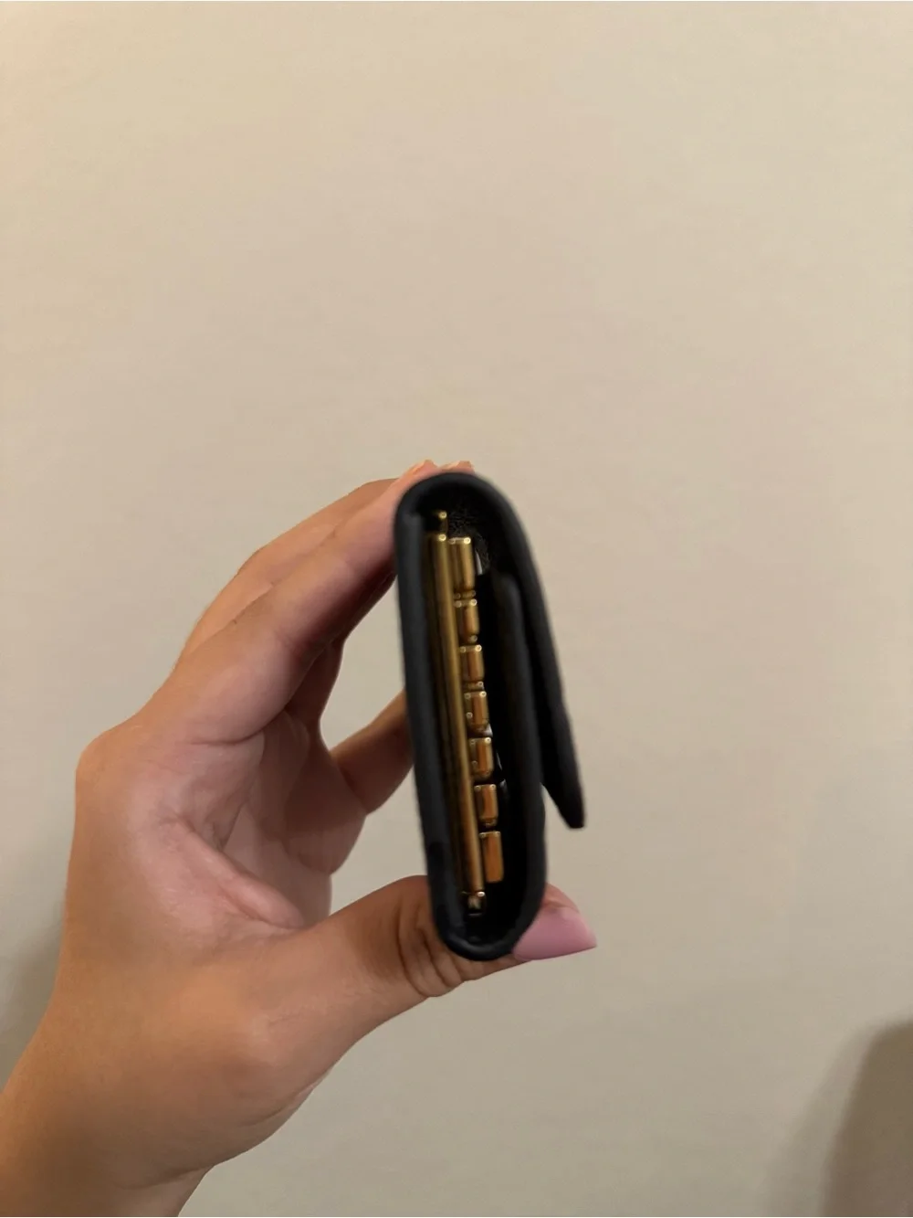 Louis VUITTON M64421 6 Key Holder pouch black monogram